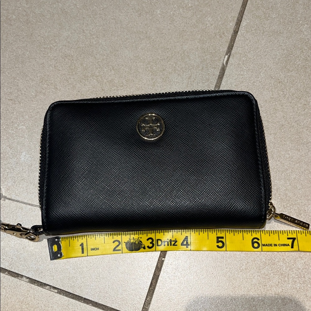 Tory Burch Black Leather Wristlet Clutch with Gold Logo - Picture 3 of 16